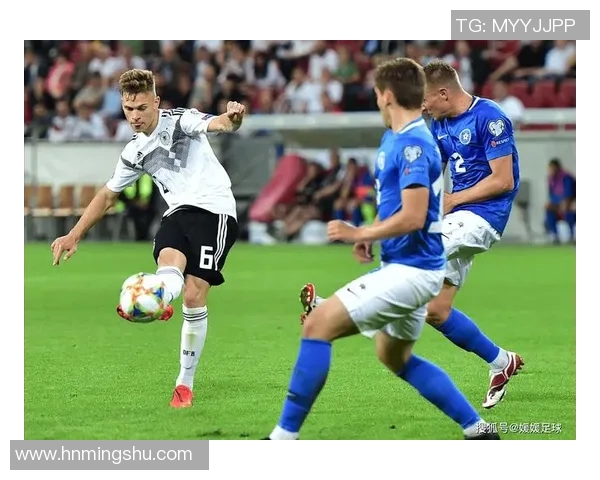 各国足球明星精彩瞬间解说图集展现足球魅力与激情