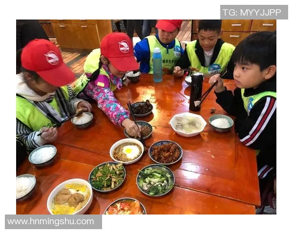 描绘心中偶像的足球明星卡通形象与梦想之旅 描绘心中偶像的足球明星卡通形象与梦想之旅