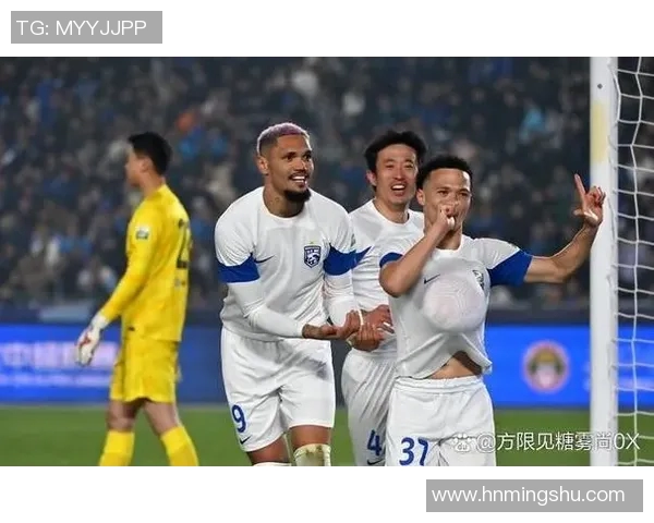 武汉26号足球明星名单揭晓球迷期待新赛季精彩表现 武汉26号足球明星名单揭晓球迷期待新赛季精彩表现